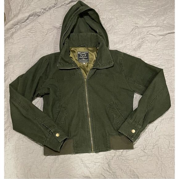 NECA Twilight Bella’s Green Jacket Large Rare New Moon - Picture 1 of 9